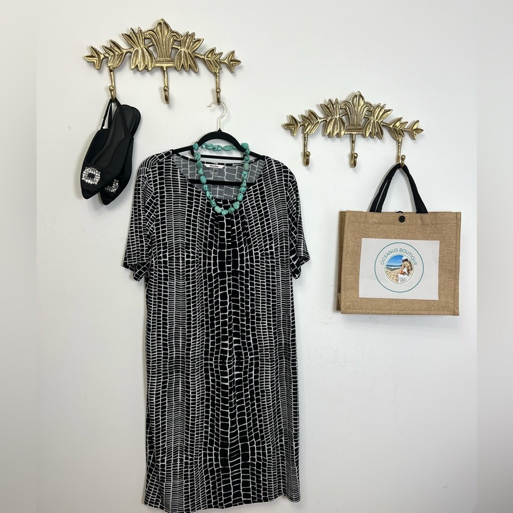 Boutique style elegant short sleeve dress Xl ptp 25”